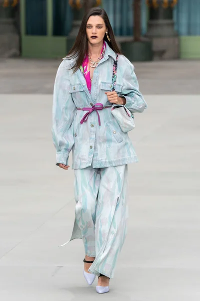Look 53
